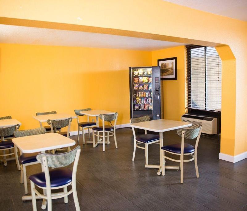 Red Roof Inn Mobile - Midtown Extérieur photo